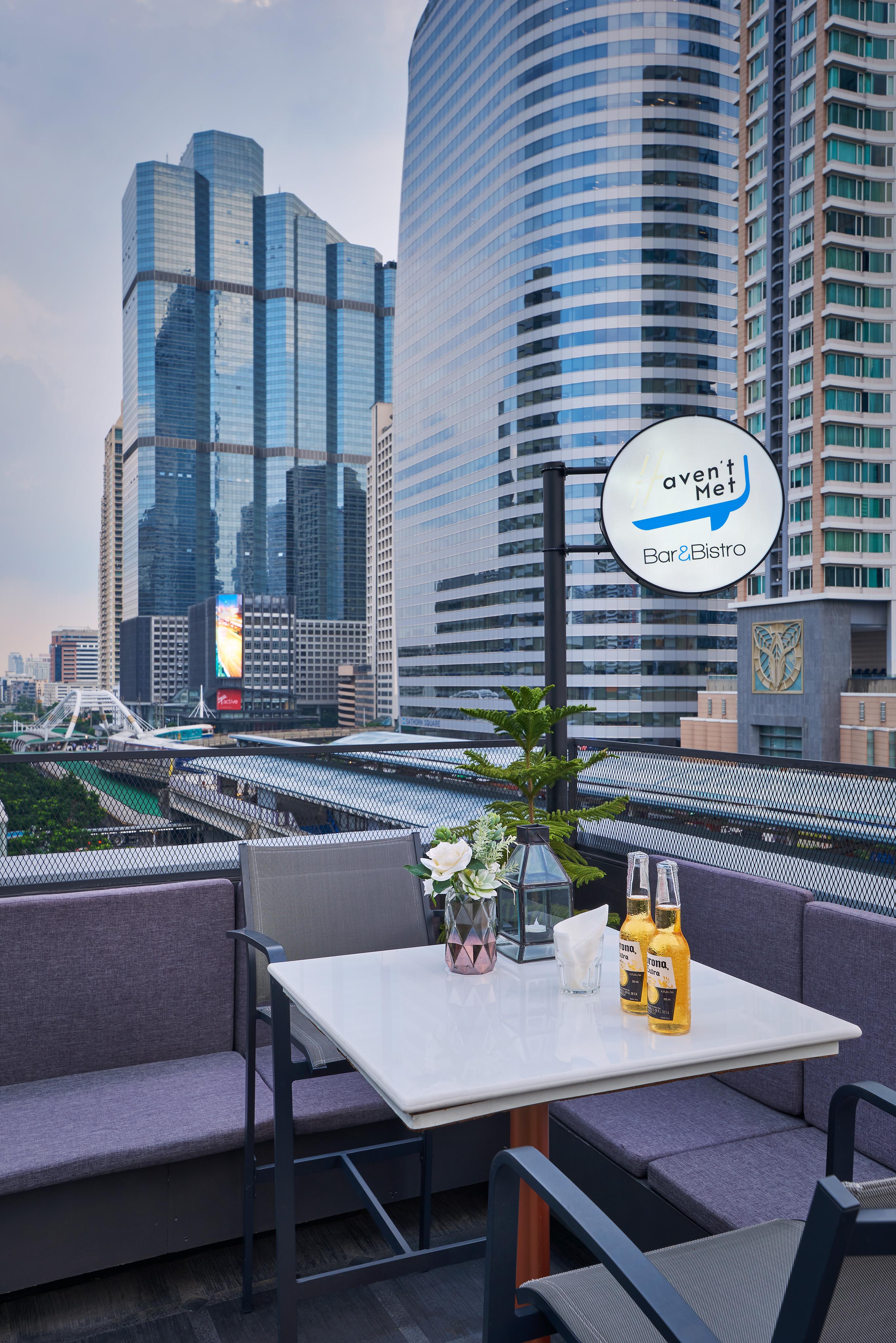 Sora Hotel Silom Banguecoque Exterior foto
